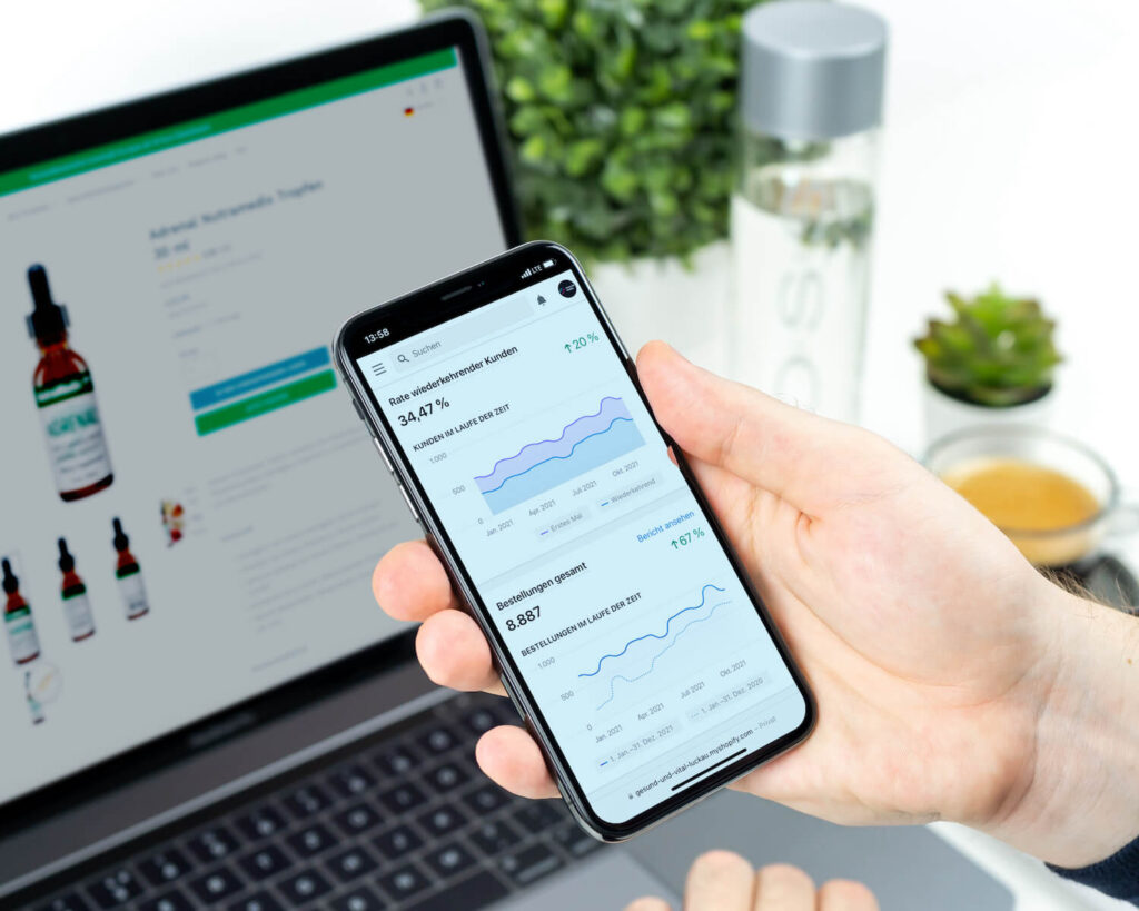 Responsive-Design-MockUp-Apple-Devices-v1-B-1